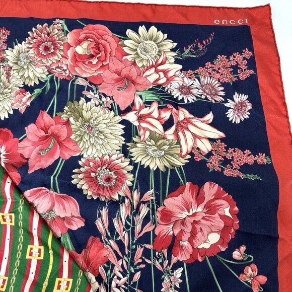 GUCCI Floral all-over pattern Flora Flower Triangle Scarf silk Multicolore - Picture 14 of 16